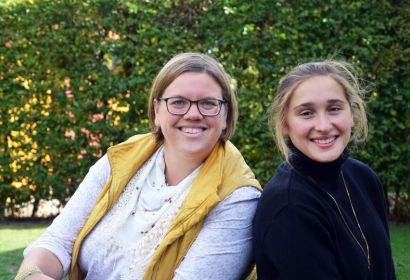 Ein Jahr lang gemeinsam im Kirchenkreisjugenddienst unterwegs: Anna Thumser (links) und Theresa Reisch. Foto: Andrea Hesse