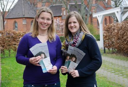 Anne Basedau (links) und Anika Schneider laden herzlich zum Fortbilungstag ein. Foto: Andrea Hesse