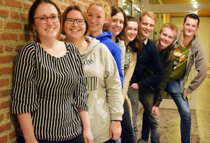 „Alte“ und „Neue“ im KKJK-Vorstand (von links): Maren Konradt, Lena Kiegeland, Leonie Jannack, Nora Schneider, Rebecca von Hoffmann, Luis Beimfohr, Ole Mewes und Henri Betz. Auf dem Bild fehlt Julia Gibadlo. Foto: Anna Thumser