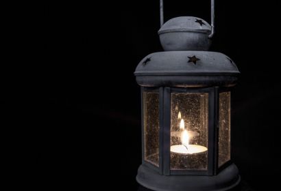 Das Licht aus Bethlehem halten junge Menschen an verschiedenen Orten im Kirchenkreis bereit. Foto: Tommy Takacs aufPixabay