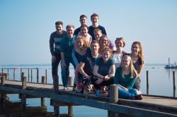 „Ich konnte mich auf alle verlassen“: Anna Thumser (2. Reihe von vorne, 3. von rechts) mit den ehrenamtlichen Teamerinnen und Teamern 2017. Foto: Cedrick Beck