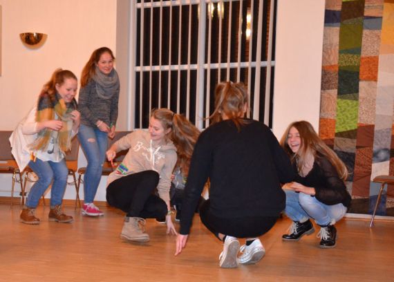 Zum Traineeprogramm gehört auch das verständliche und klare Anleiten von Bewegungsspielen. Foto: Andrea Hesse