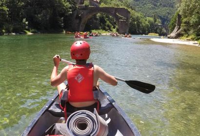 Der Fluss Tarn in Frankreich bietet für Paddler*innen hinter jeder Biegung etwas Neues. Foto: Leonie Röhrs