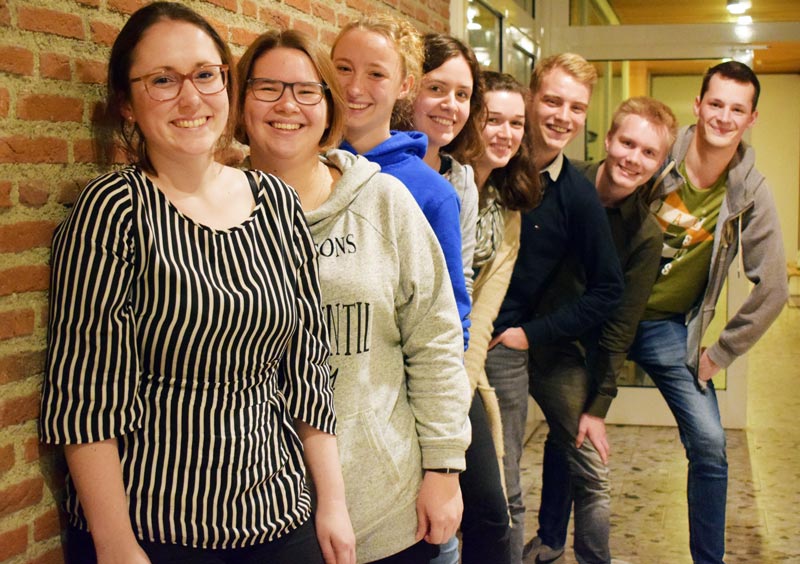„Alte“ und „Neue“ im KKJK-Vorstand (von links): Maren Konradt, Lena Kiegeland, Leonie Jannack, Nora Schneider, Rebecca von Hoffmann, Luis Beimfohr, Ole Mewes und Henri Betz. Auf dem Bild fehlt Julia Gibadlo. Foto: Anna Thumser